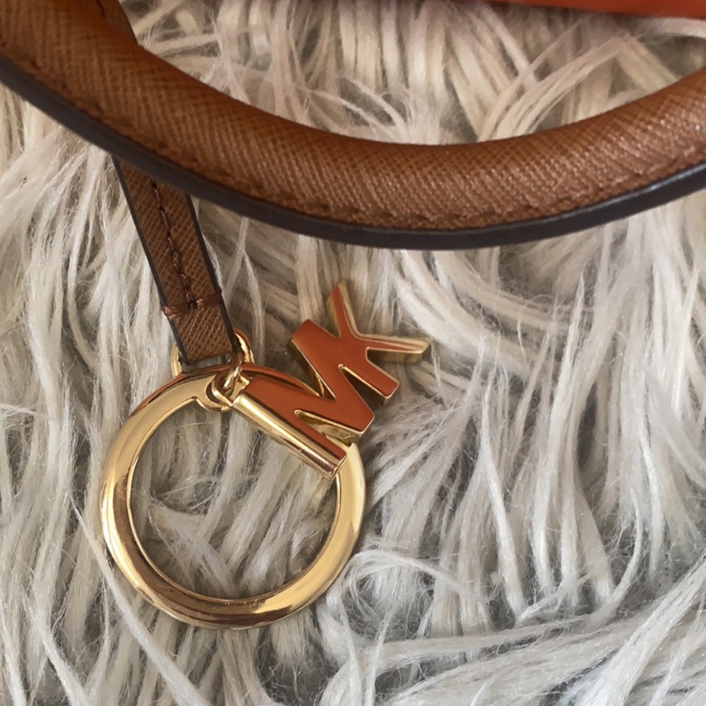 Fall Michael Kors Handbag - Picture 6 of 7